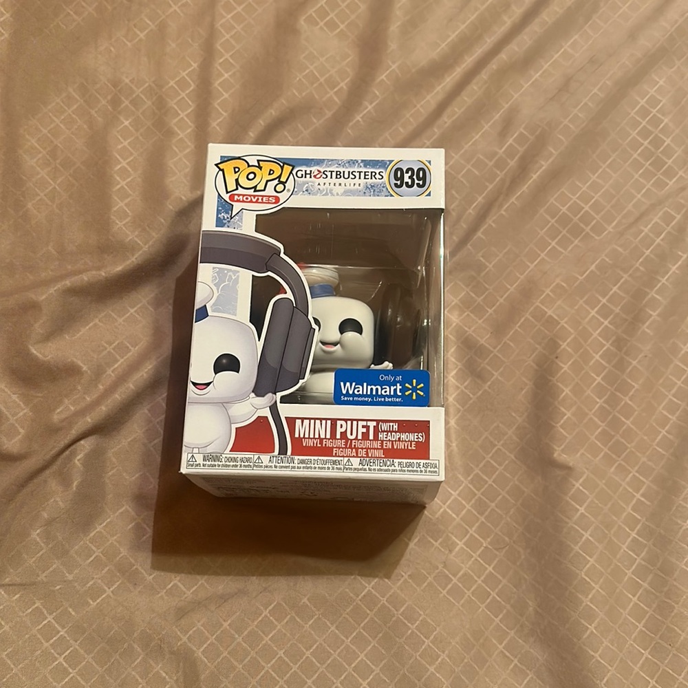 Mini Puft Funko with headphones